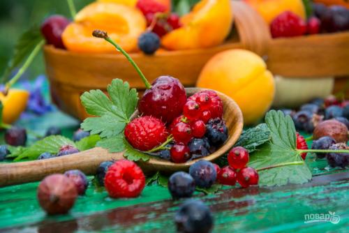 Можно ли добавить в рецепт другие фрукты или орехи. Чем заправить фруктовый салат