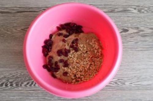 Какие преимущества дает добавление клюквы в ржаной хлеб. Хлеб с клюквой и семечками