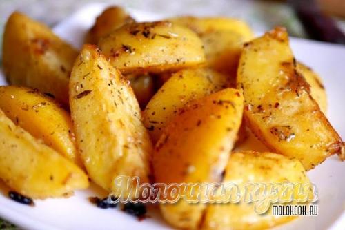 Картошка по-деревенски. Золотистая картошка, запеченная дольками, по-деревенски в духовке — лучшие рецепты и секрет хрустящей корочки