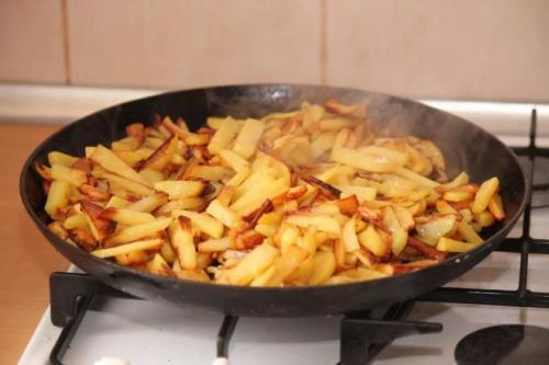 Как нарезать картошку дольками для жарки. Простые способы красиво нарезать картошку для жарки на сковороде