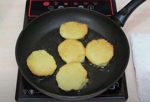 Драники из картофельного пюре с фаршем. Картофельные драники с фаршем — рецепты на сковороде, в духовке