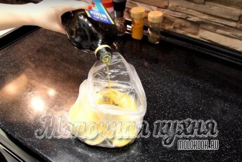 Картошка дольками запеченная в духовке.