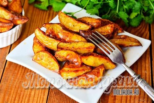 Картошка дольками запеченная в духовке.