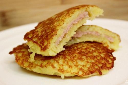 Картофельные оладьи из сырой картошки. 20 простых рецептов картофельных оладий