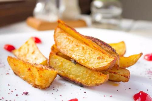 Картошка по-деревенски в домашних условиях. 20 способов приготовить картошку по-деревенски в духовке