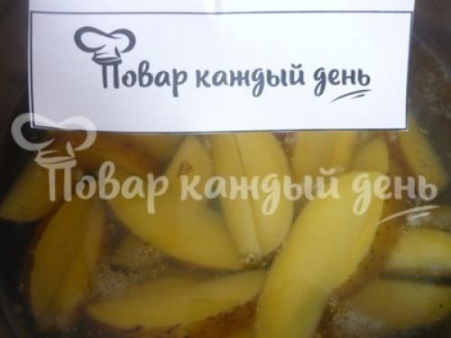 Картошка по-деревенски в духовке с кожурой – пошаговый рецепт 15
