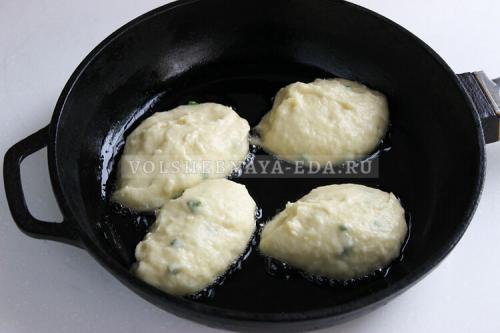 Сытные картофельные оладьи из пюре. Оладьи из картофельного пюре с зеленым луком