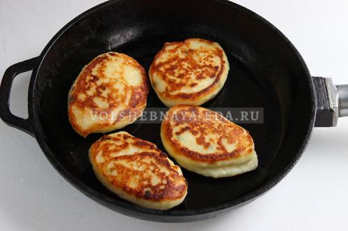 Сытные картофельные оладьи из пюре. Оладьи из картофельного пюре с зеленым луком