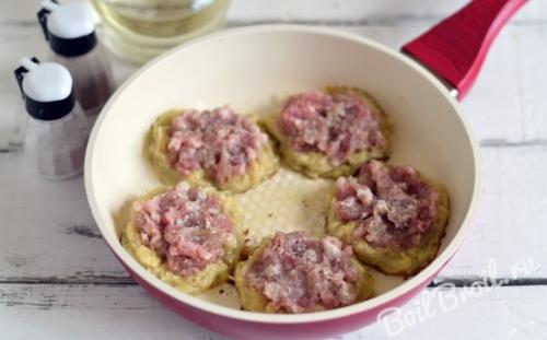 Драники из пюре с фаршем. Рецепт 1: драники с фаршем (пошаговые фото)