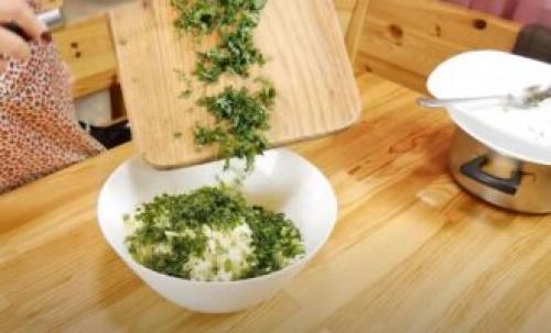 Драники из пюре с сыром. Картофельные оладьи с сыром из пюре