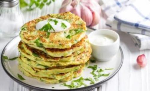 Драники из пюре с сыром. Картофельные оладьи с сыром из пюре