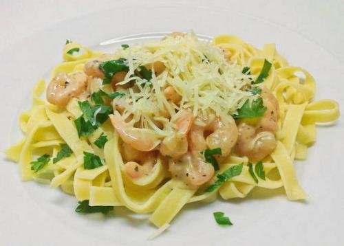Паста с креветками, сыром и сливками. Вкусная паста с креветками в сливочном соусе