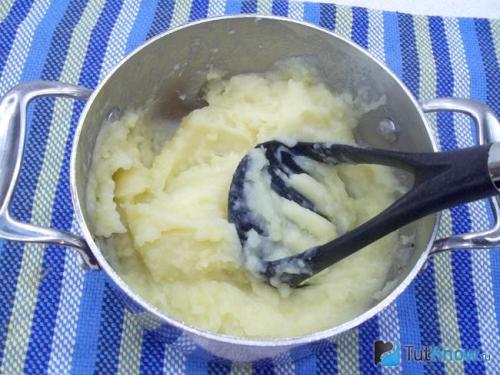 Картофельные оладьи из пюре. Картофельные оладьи с панировочными сухарями 07 Картофельные оладьи из пюре. Картофельные оладьи с панировочными сухарями 07