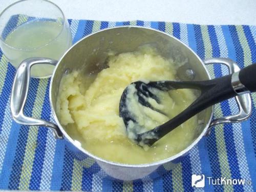 Картофельные оладьи из пюре. Картофельные оладьи с панировочными сухарями 08 Картофельные оладьи из пюре. Картофельные оладьи с панировочными сухарями 08