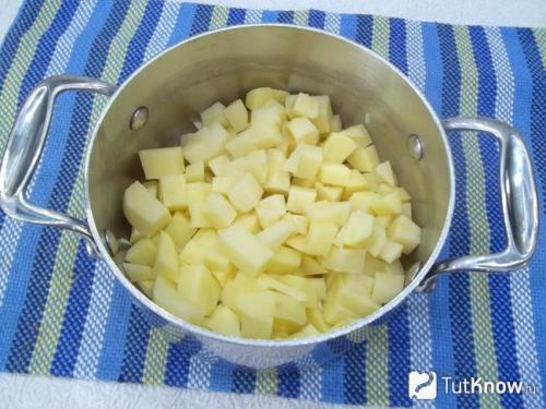 Картофельные оладьи из пюре. Картофельные оладьи с панировочными сухарями 02 Картофельные оладьи из пюре. Картофельные оладьи с панировочными сухарями 02