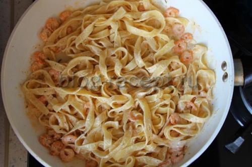 Креветки в сливочно-чесночном соусе со спагетти. Паста с креветками в чесночно-сливочном соусе: гастрономическое удовольствие! (видео-рецепт)