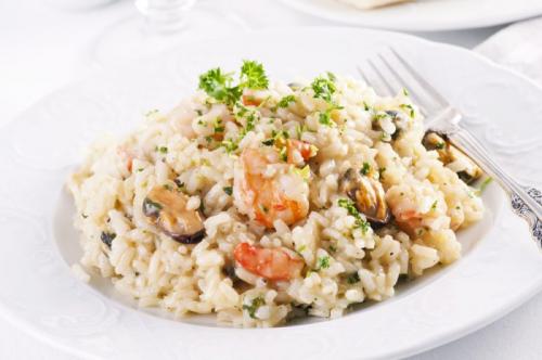 Ризотто с морепродуктами и пармезаном. Ризотто с морепродуктами в сливочном соусе: рецепт с вином