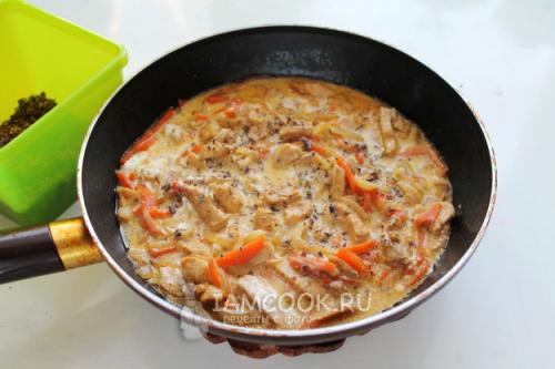 Креветки в сливочном соусе с курицей. Паста с креветками и курицей 07