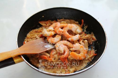 Креветки в сливочном соусе с курицей. Паста с креветками и курицей 08