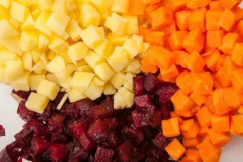 Как запечь овощи для винегрета в духовке в рукаве. Сколько запекать овощи в духовке для винегрета: как приготовить в фольге, в рукаве или кусочками