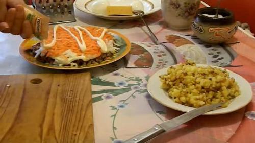 Салат из свиного сердца. Слоеный салат из свиного сердца – очень вкусно!