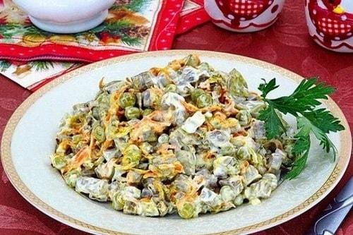 Салат из свиного сердца с горошком. Салаты из свиного сердца — лучшие рецепты с огурцами, маринованным луком, грибами