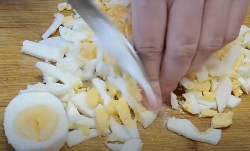 Салат из свиного сердца с горошком. Салаты из свиного сердца — лучшие рецепты с огурцами, маринованным луком, грибами