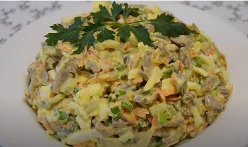 Салат из свиного сердца с горошком. Салаты из свиного сердца — лучшие рецепты с огурцами, маринованным луком, грибами