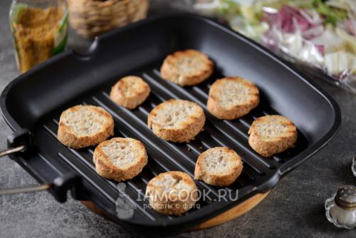Простой и вкусный салат Цезарь с грибами шампиньонами: пошаговый рецепт 01 Простой и вкусный салат Цезарь с грибами шампиньонами: пошаговый рецепт 01