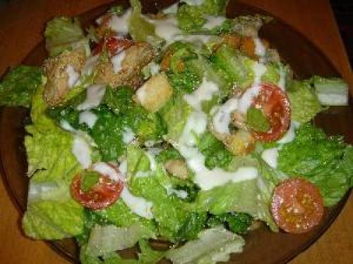 Рецепт цезаря с курицей и грибами: простой и вкусный салат 22 Рецепт цезаря с курицей и грибами: простой и вкусный салат 22