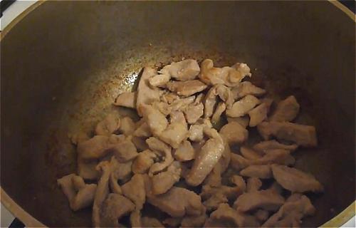 Гречка по-купечески с говядиной на сковороде. Гречка по-купечески со свининой в казане