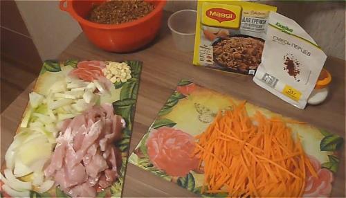 Гречка по-купечески с говядиной на сковороде. Гречка по-купечески со свининой в казане