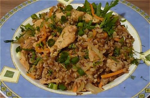 Гречка по-купечески с говядиной на сковороде. Гречка по-купечески со свининой в казане