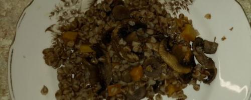 Тыква фаршированная гречкой и грибами. Гречневая каша с грибами и тыквой в духовке