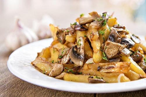 Картошка с грибами на сковороде. 10 рецептов очень вкусной картошки с грибами на сковороде