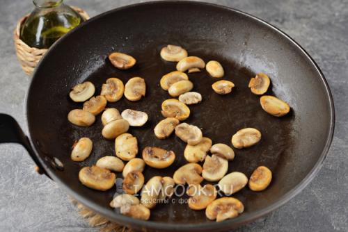 Как приготовить салат Цезарь с грибами и ветчиной: быстрый и вкусный рецепт 17