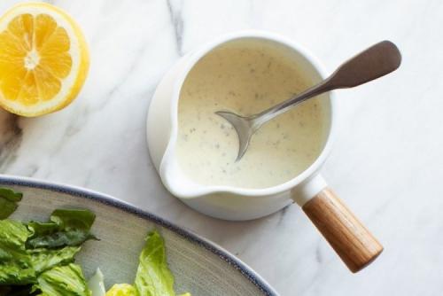 Можно ли добавить в салат Цезарь другие ингредиенты, чтобы он был более сытным. 15 заправок для Цезаря на любой вкус