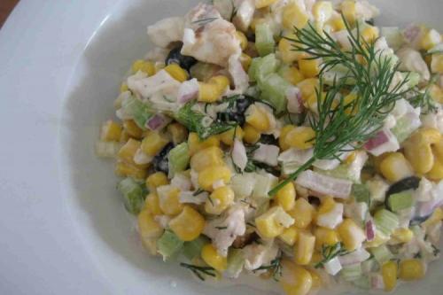 Как подготовить болгарский перец для салата с копченой курицей и кукурузой. 20 оригинальных салатов с копченой курицей и кукурузой
