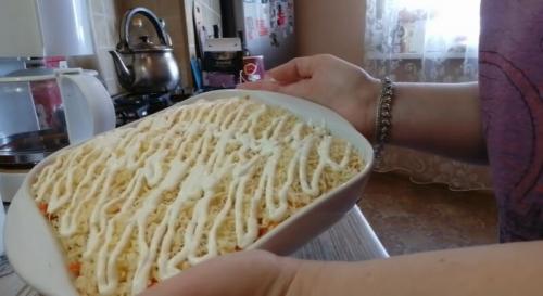 Как хранить приготовленный салат с копченой курицей и сыром. Салаты с копченой курицей — 7 вкусных и простых рецептов