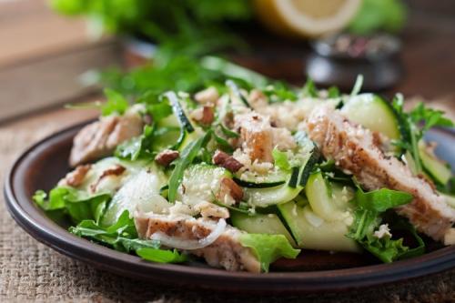 Оригинальные салаты из курицы. 20 салатов с куриной грудкой, которые оценит любая хозяйка