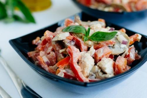 Оригинальные салаты из курицы. 20 салатов с куриной грудкой, которые оценит любая хозяйка