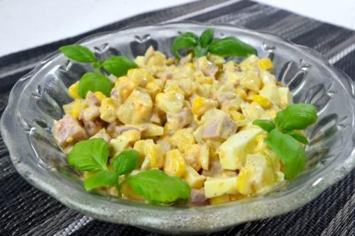 Как подготовить болгарский перец для салата с копченой курицей и кукурузой. 20 оригинальных салатов с копченой курицей и кукурузой