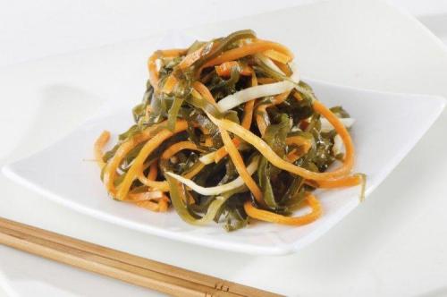 Какие полезные свойства имеет Салат с Копченой Грудкой и Корейской Морковью. Салаты с Корейской морковью: 20 самых вкусных рецептов
