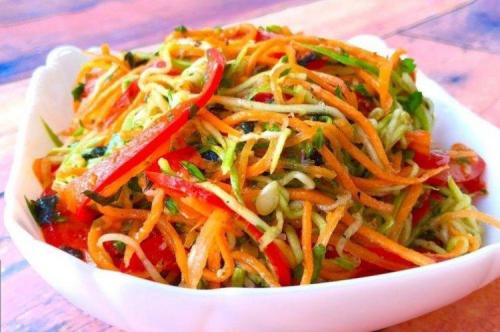 Какие полезные свойства имеет Салат с Копченой Грудкой и Корейской Морковью. Салаты с Корейской морковью: 20 самых вкусных рецептов