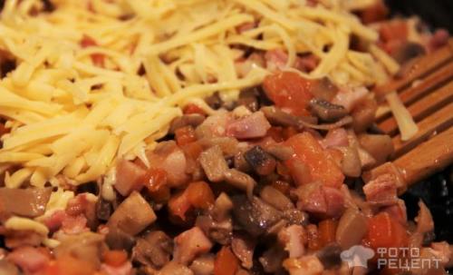 Как лучше всего сочетать копченую курицу с болгарским перцем и сыром. Рецепт: Курица в перце - с копченой курицей и грибами