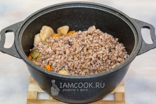 Свинина с тыквой и гречкой в сковороде. Свинина с гречкой и овощами 04