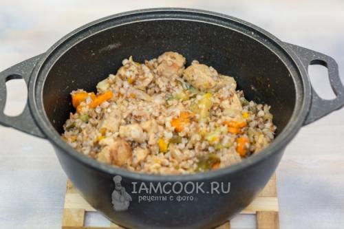 Свинина с тыквой и гречкой в сковороде. Свинина с гречкой и овощами 05