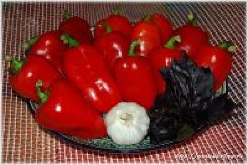 Копченая курица, перец и сыр: салат с дымным вкусом 01 Копченая курица, перец и сыр: салат с дымным вкусом 01