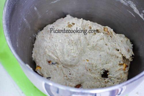 50%-й ржаной хлеб с черносливом. Ингредиенты: 15 50%-й ржаной хлеб с черносливом. Ингредиенты: 15