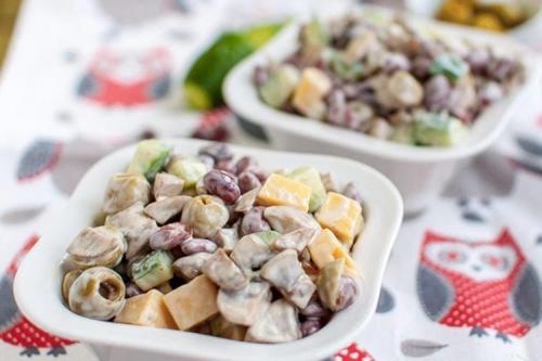 Какой сыр лучше всего использовать в салате с курицей и овощами. 20 рецептов самых вкусных салатов с сыром